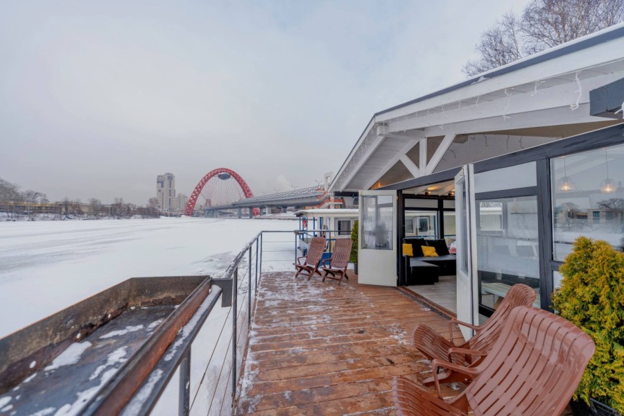 Панорамный теплый дом на Москве-реке