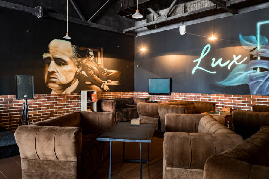 LUX PARTY LOUNGE