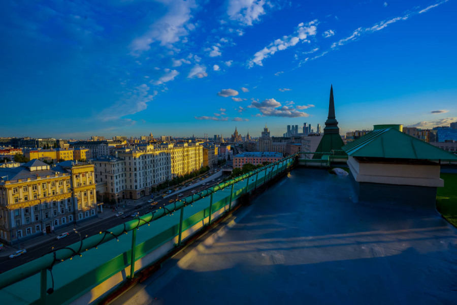 Самая инстаграмная крыша Москвы с купольной беседкой иглу
