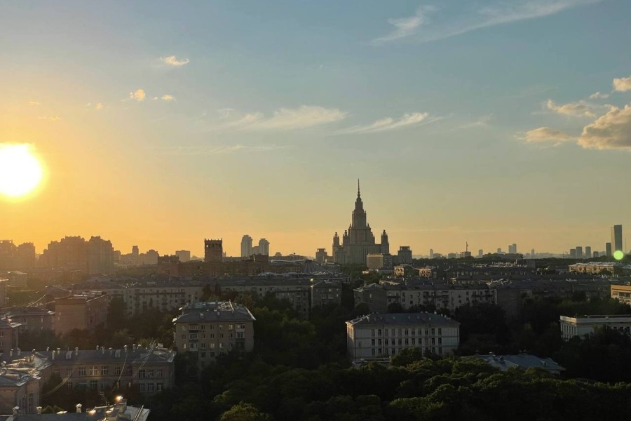 Студия с панорамным видом на Москву