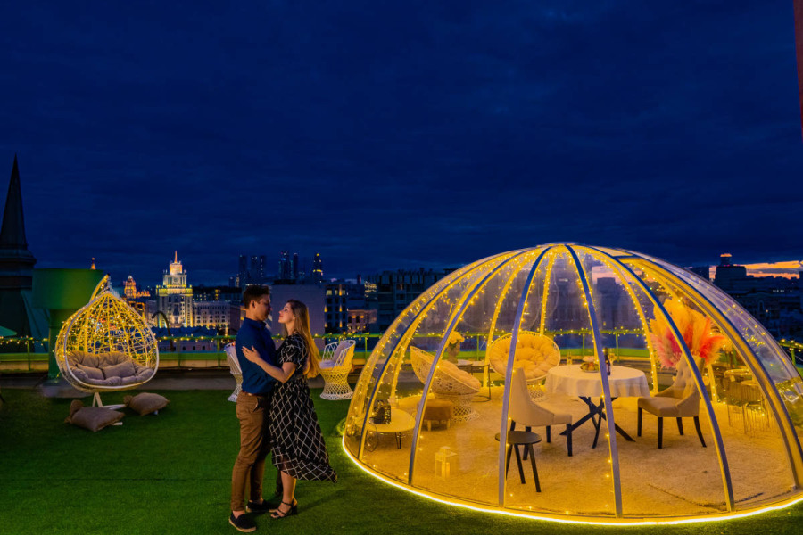 Самая инстаграмная крыша Москвы с купольной беседкой иглу
