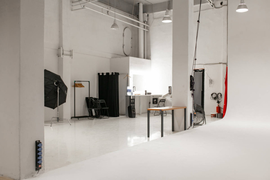 SET - светлый просторный зал для тренингов, лекций и съёмок