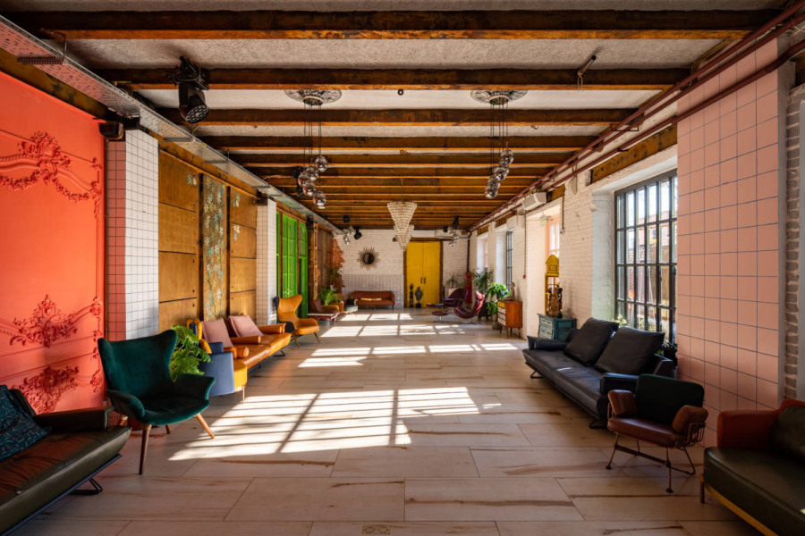 Лофт холл арсенальная 1. Long hall. Лофт холл 4 2-й кожуховский. Лофт холл зал иттен. Long hall.