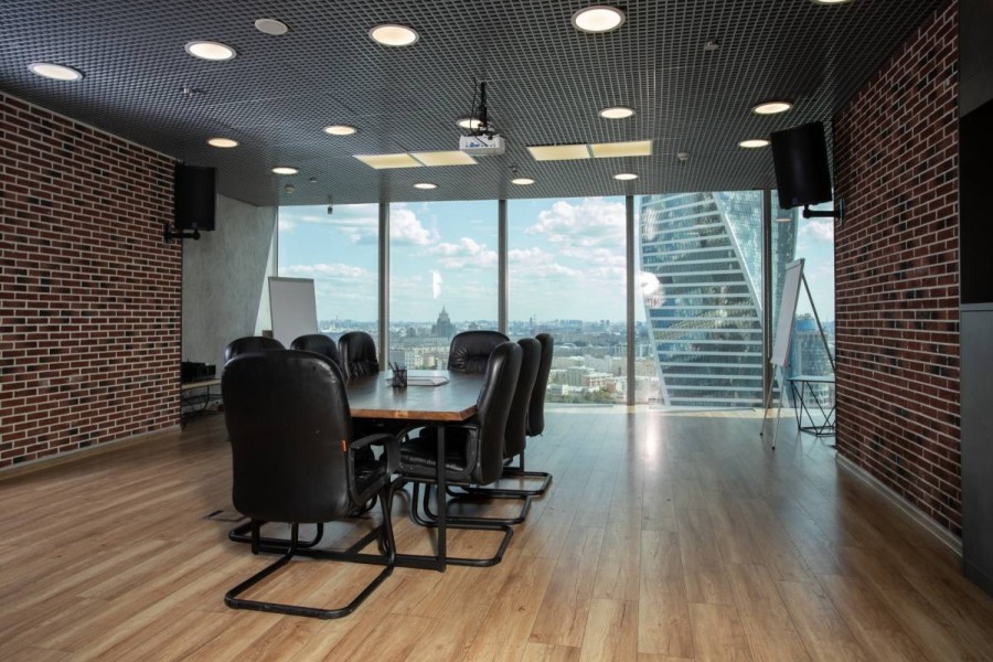 Престижная переговорная комната для семинара, тренинга или совещания