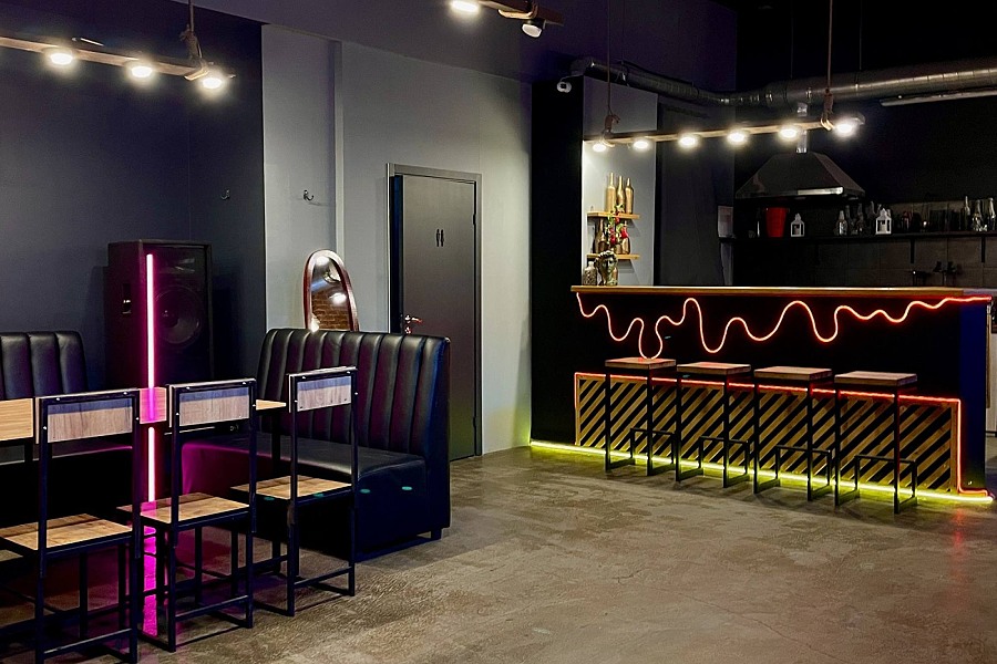 BLACK NEON LOFT — фото 2